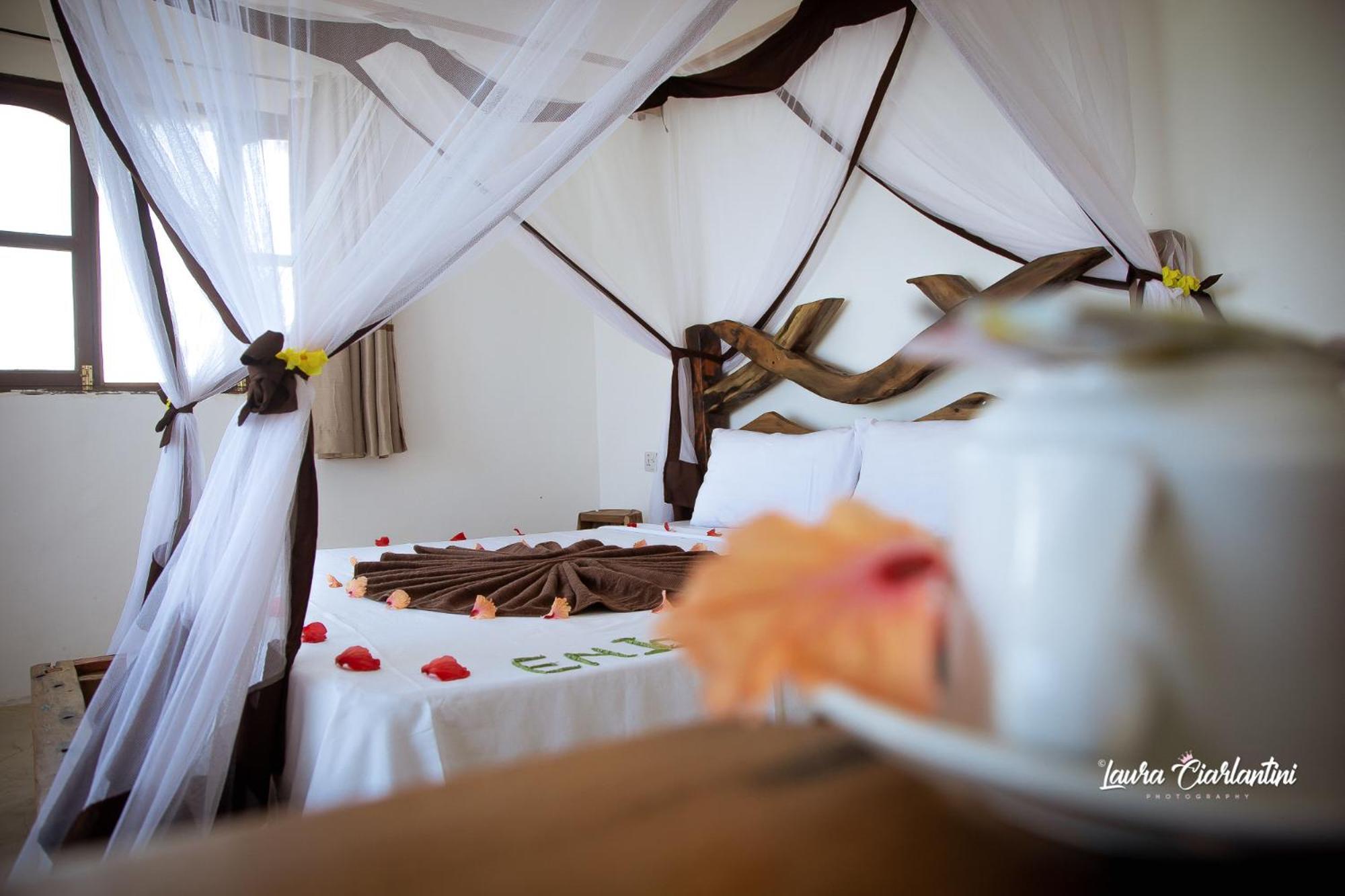 Uroa Zanzibar Vera Beach Hotel By Moonshine Dikoni Екстериор снимка