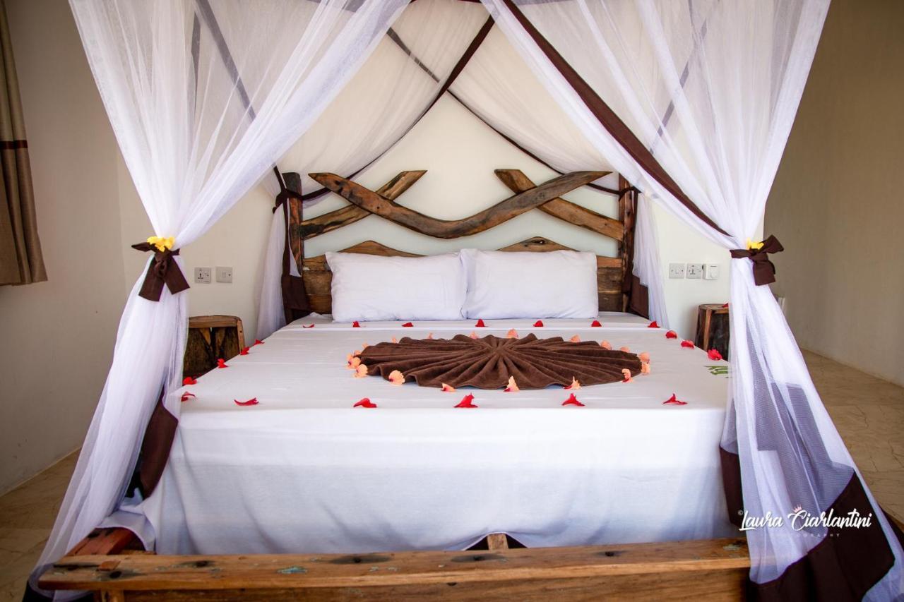 Uroa Zanzibar Vera Beach Hotel By Moonshine Dikoni Екстериор снимка